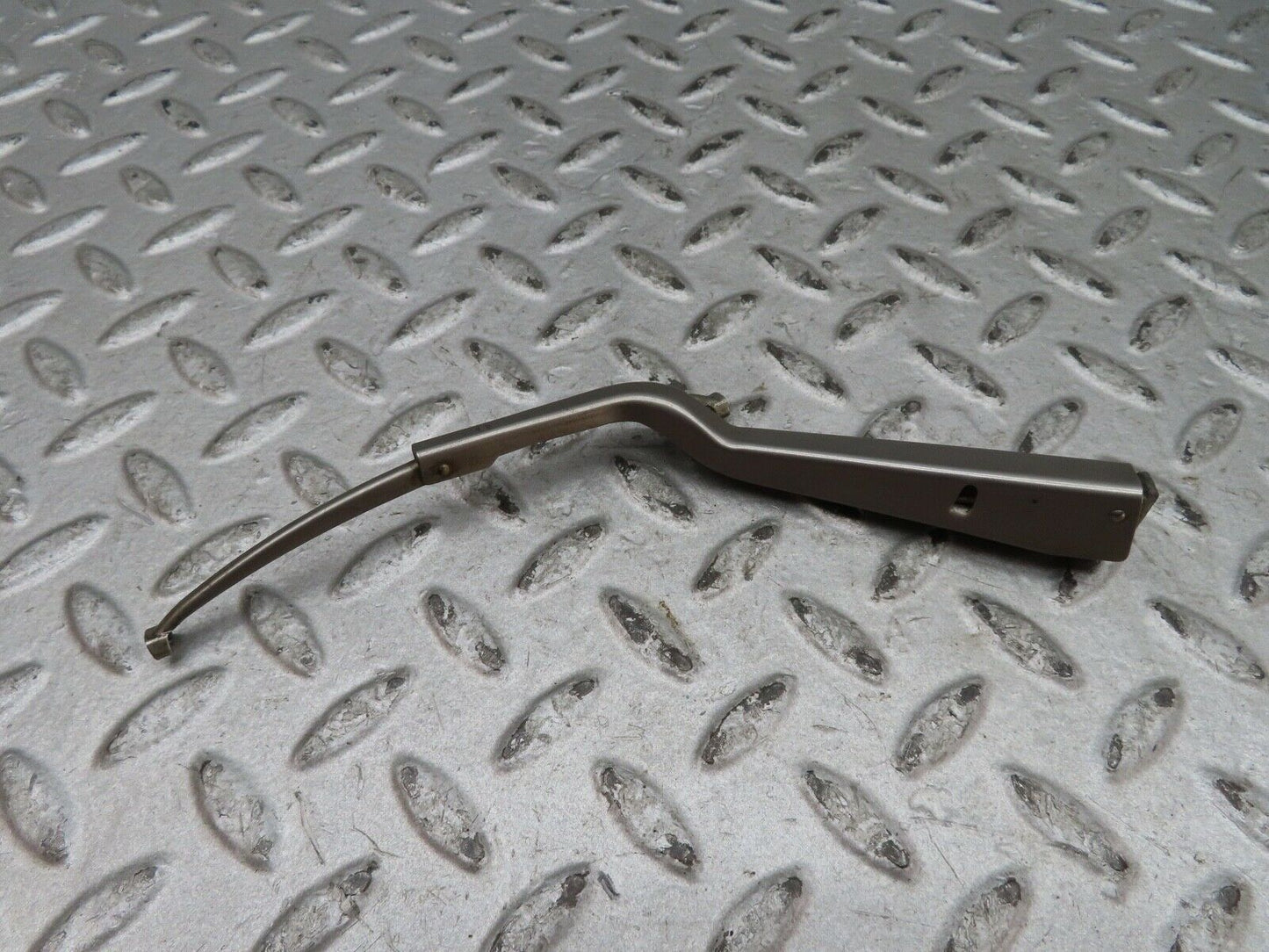 17875 Mercedes-Benz W116 450SEL Headlight Wiper Arm Right