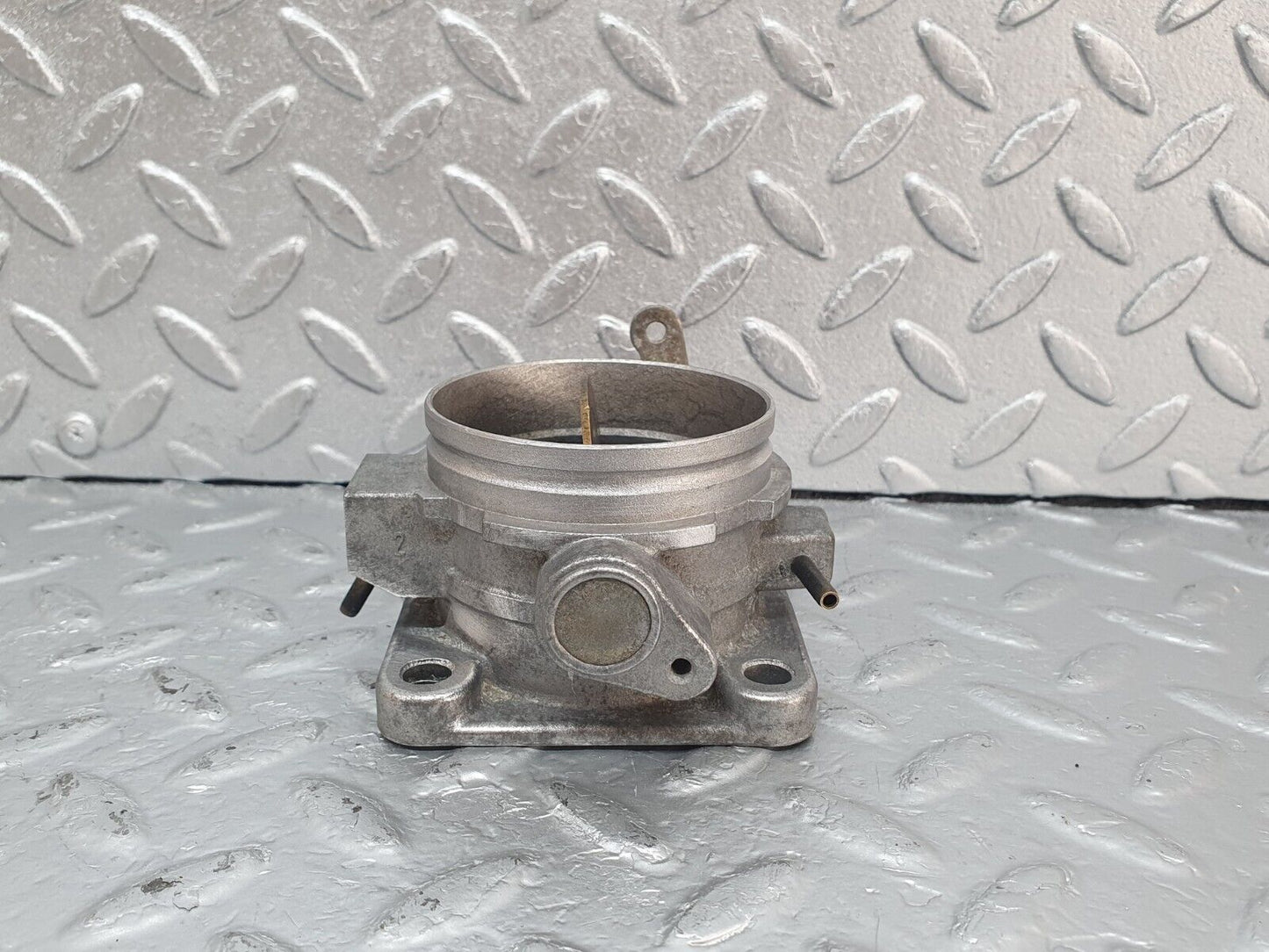 44017 Mercedes-Benz C123 230CE Coupe Throttle Body Valve 0011402353