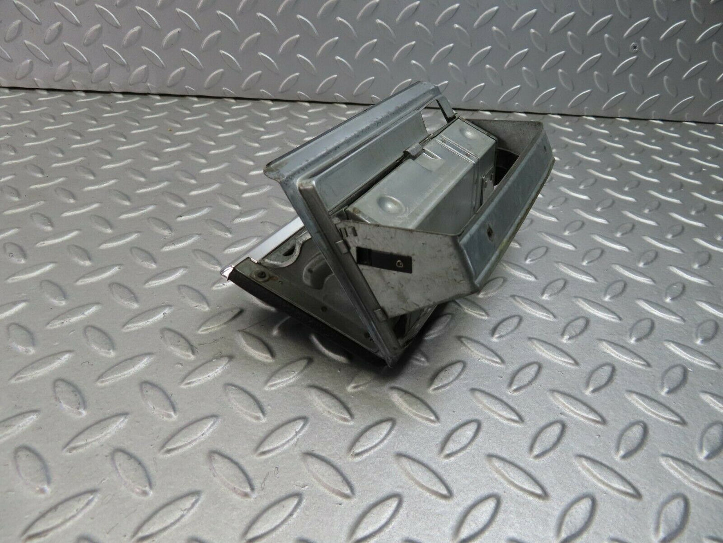 7905 Mercedes-Benz W115 220D Centre Console Ashtray Black