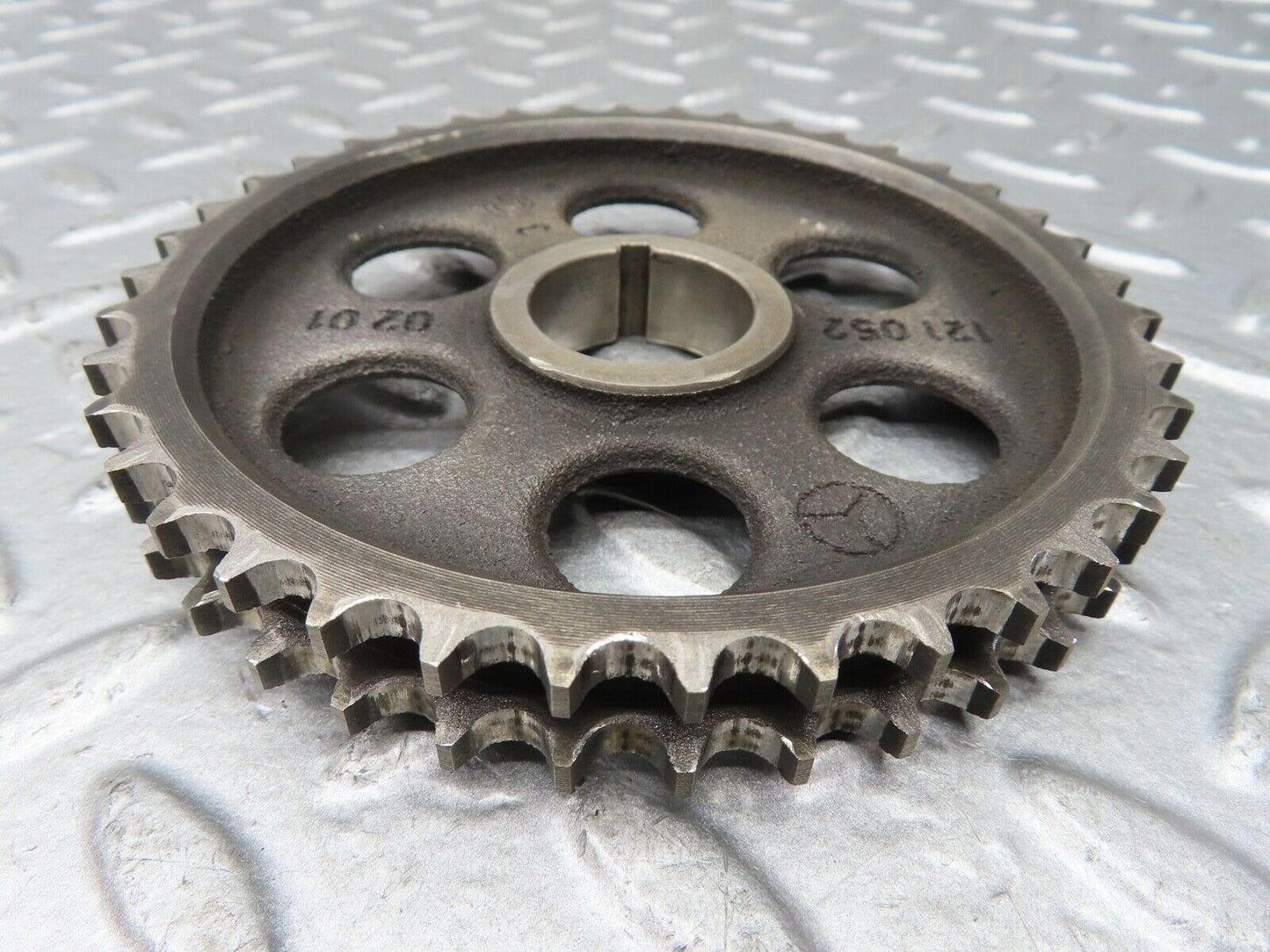 19106 Mercedes-Benz W123 300D Camshaft Timing Gear 1210520201