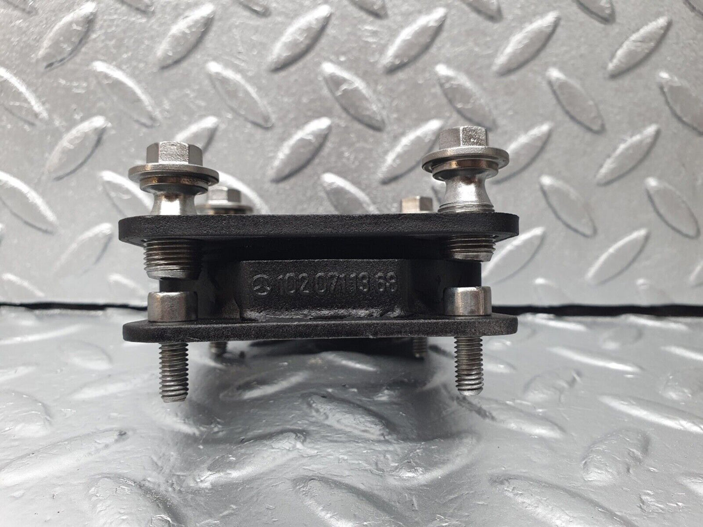 42982 Mercedes-Benz W201 190 Carburettor Mounting Flange 1020711368