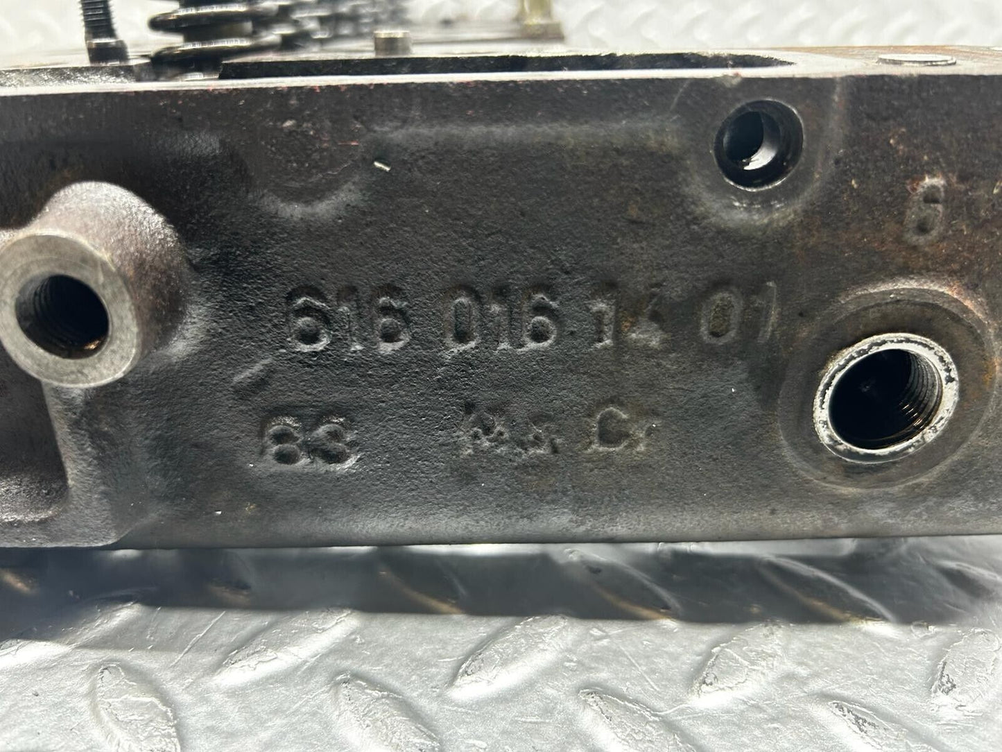 40643 Mercedes-Benz W123 240D Cylinder Head