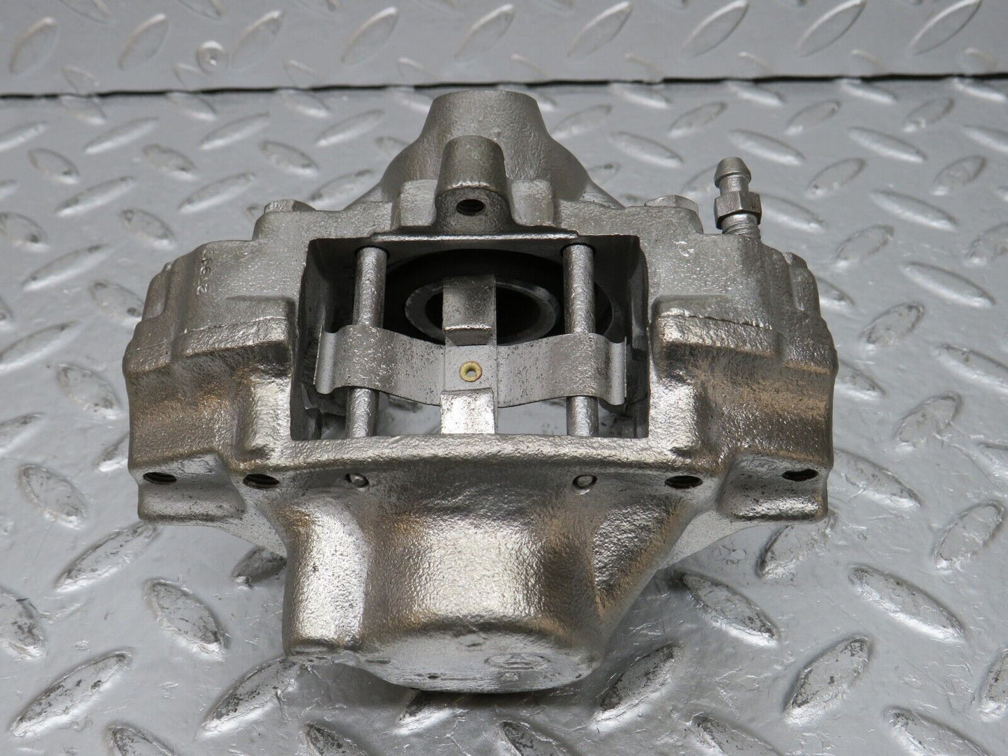 32661 Mercedes-Benz S124 300TE Wagon Rear Right Brake Caliper ATE 8P