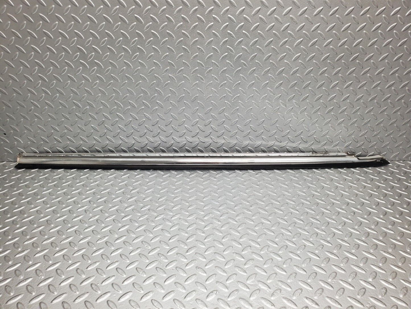 46431 Mercedes-Benz C123 280CE Coupe Left Door Chrome Moulding Trim