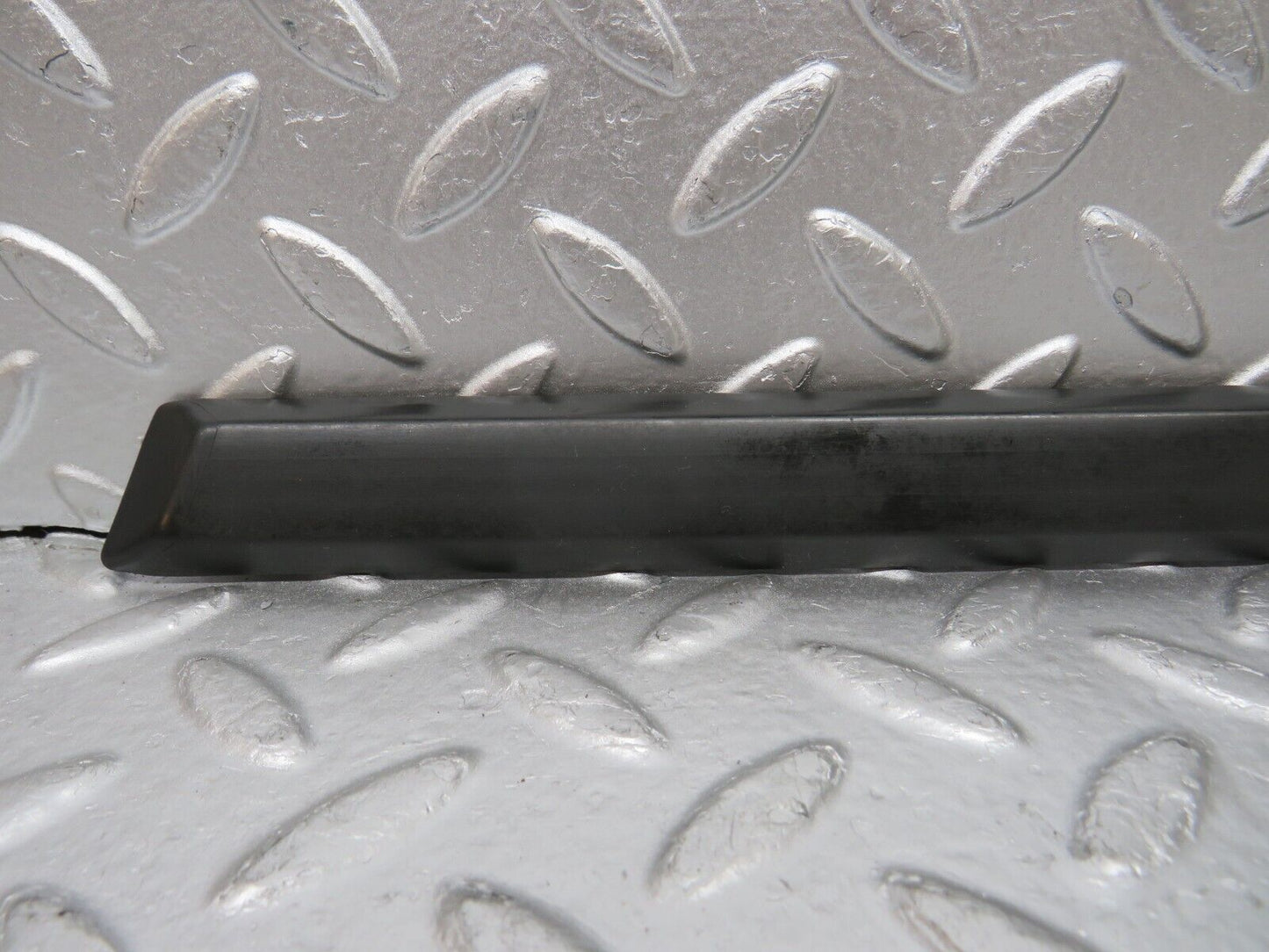 30785 Mercedes-Benz W201 190E 2.0L Rear Left Fender Wing Centre Moulding Trim
