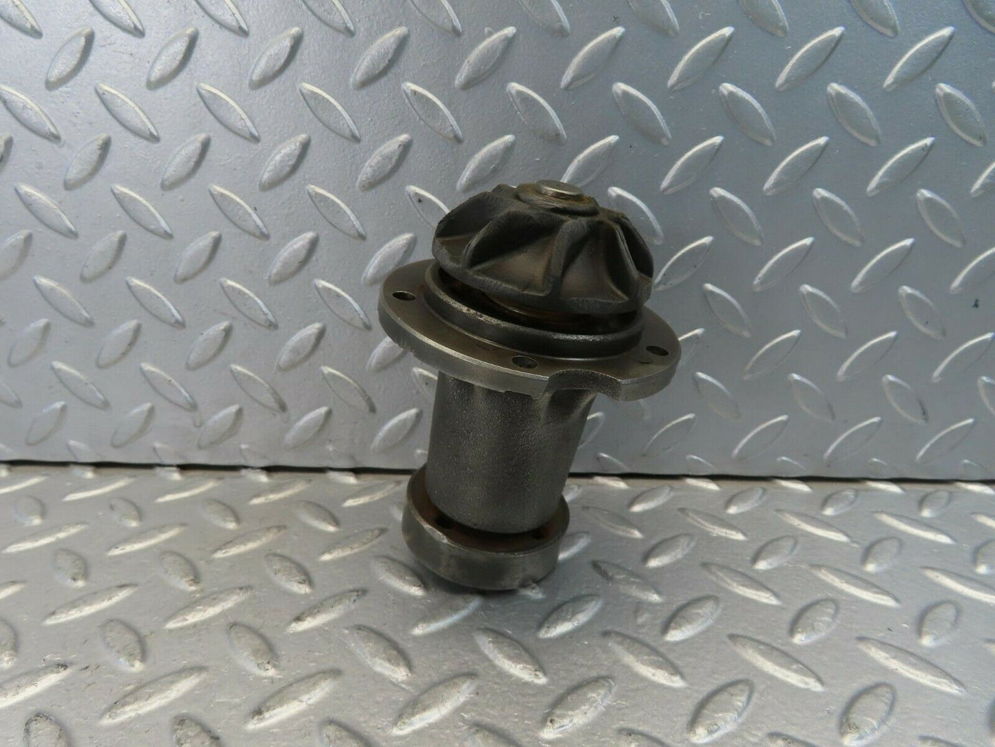 10956 Mercedes-Benz W115 220D Water Pump
