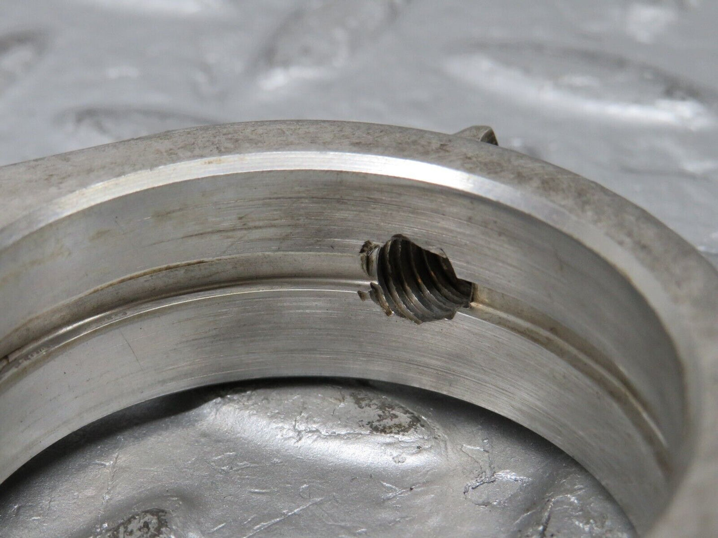 32792 Mercedes-Benz C107 R107 350 V8 Camshaft Tower Bearing 1160512118