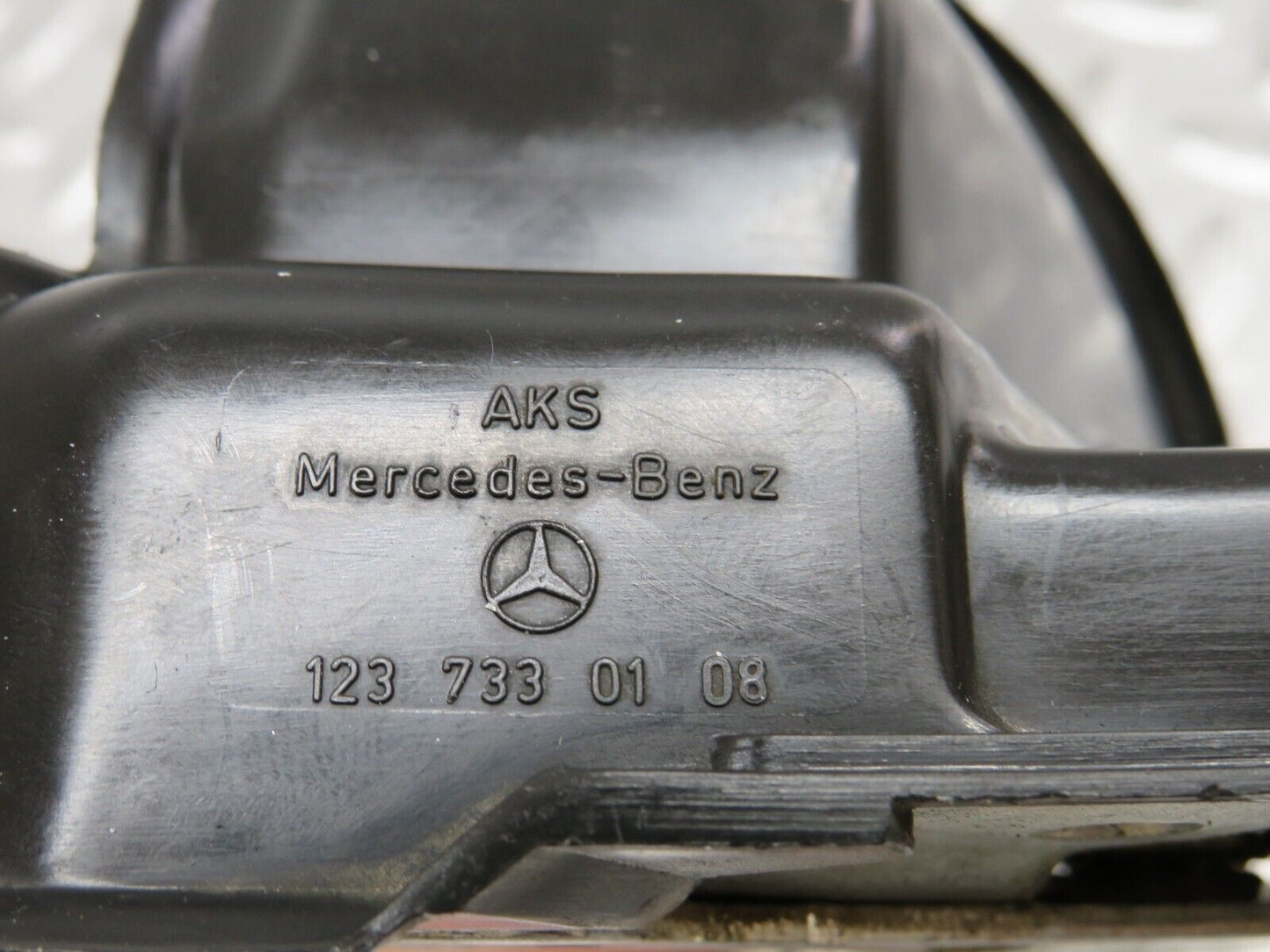 29670 Mercedes-Benz W123 230E Rear Left Door Lock Mechanism 1237230108