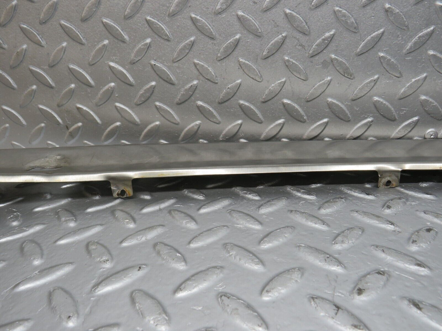 39865 Mercedes-Benz R107 350SL Windscreen Top Chrome Trim