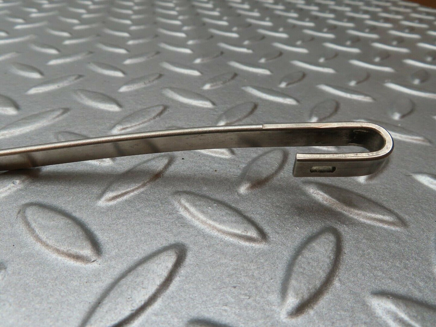 4659 Mercedes-Benz W114 280CE Coupe Front Right Wiper Arm
