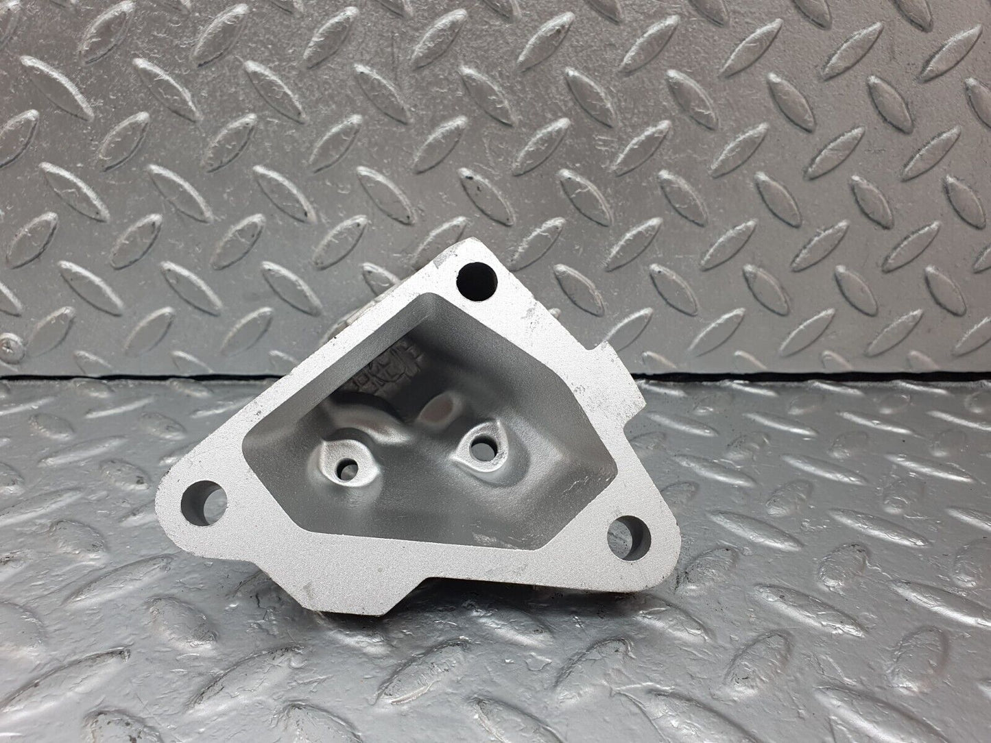 42710 Mercedes-Benz W201 190 2.0L Engine Mount Bracket Left Side 1022234104