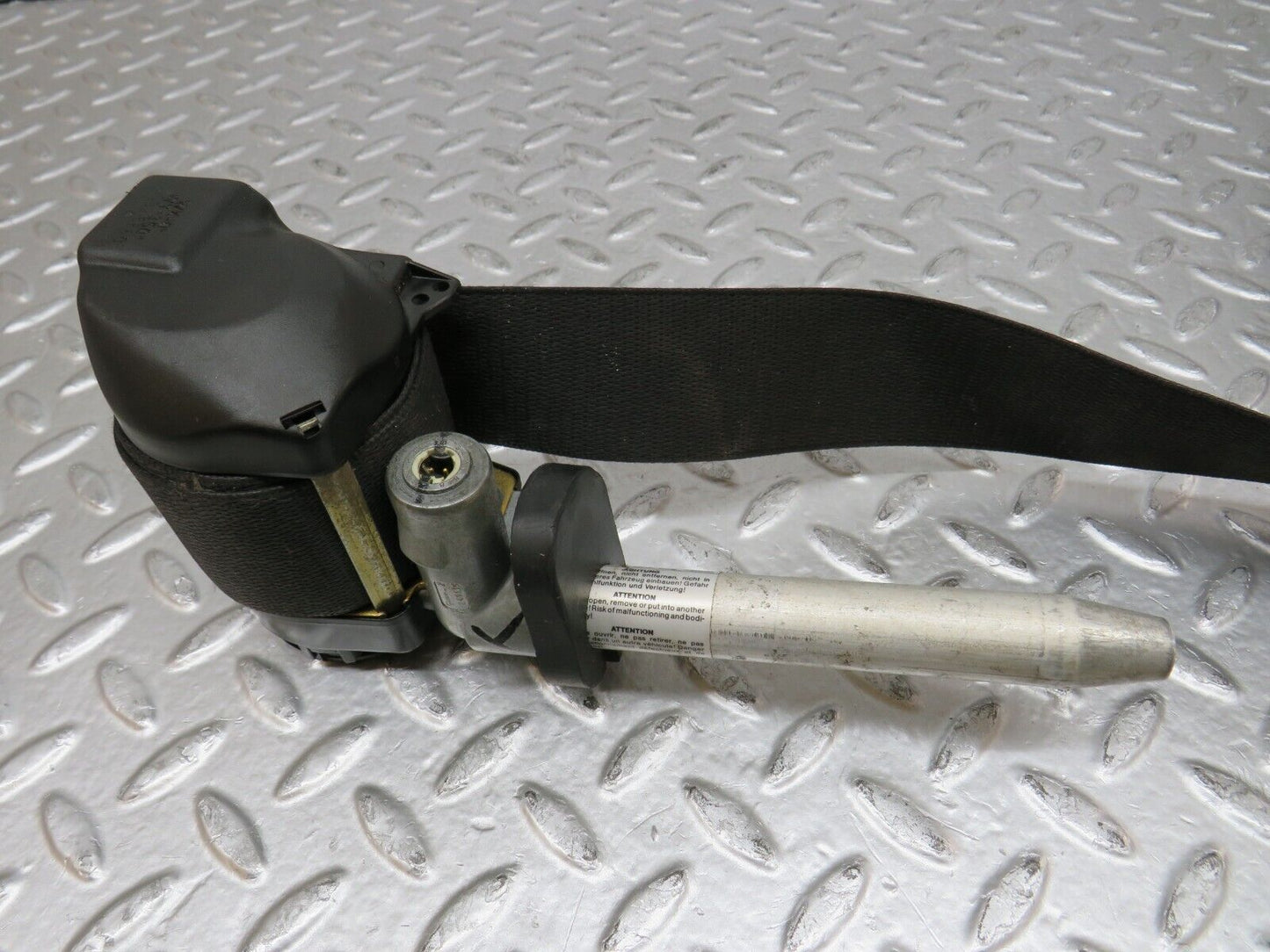 29604 Mercedes-Benz W124 230E Front Right Seat Belt With Buckle 2018607285
