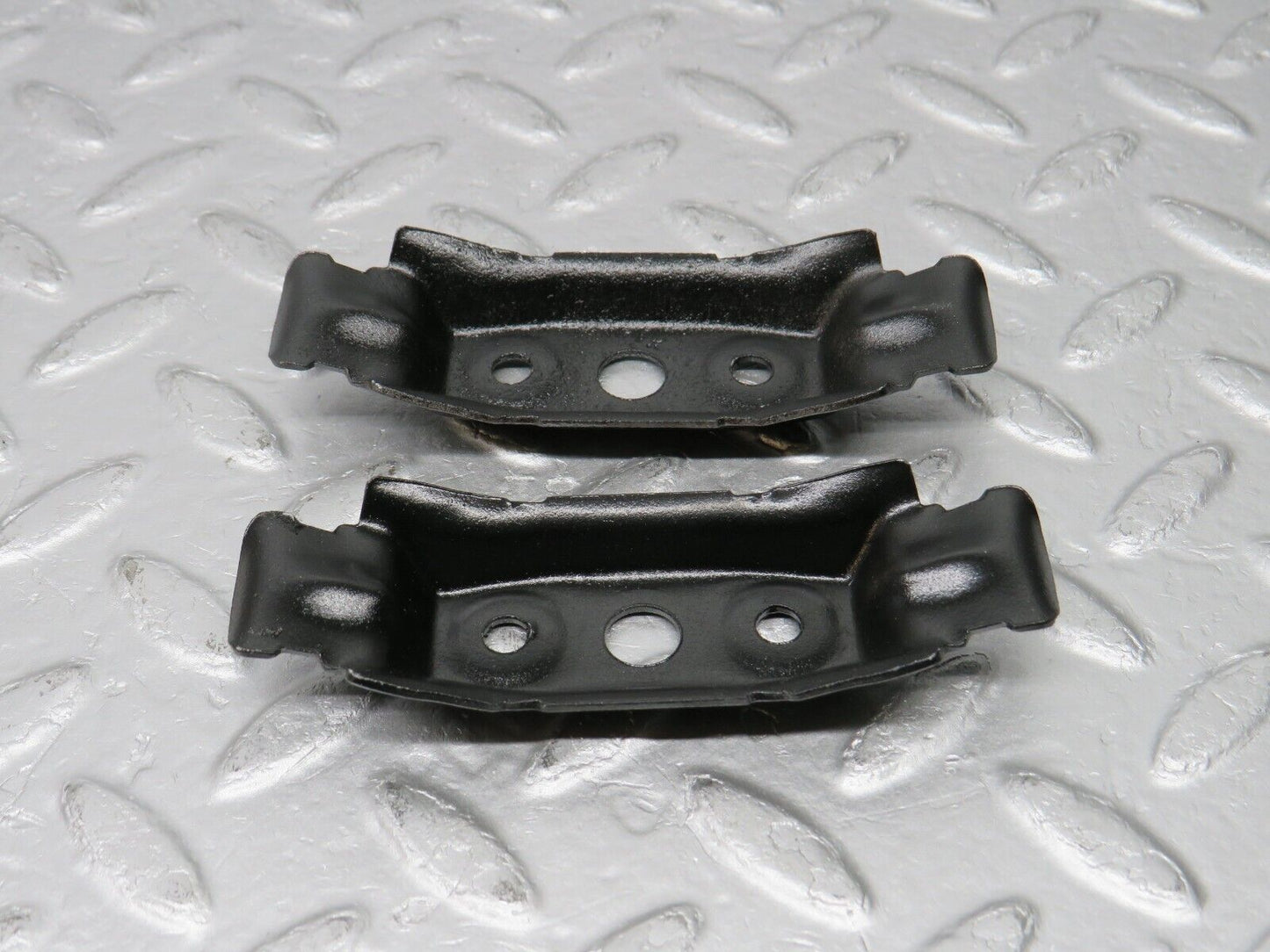38531 Mercedes-Benz R129 280SL Coupe Fuel Pump Fuel Filter Holder Bracket 2x
