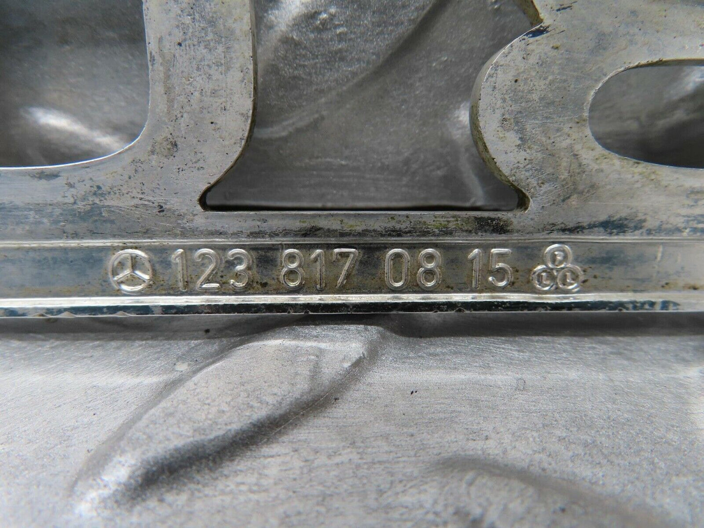15933 Mercedes-Benz W123 280E Trunk Badge Logo Emblem 1238170815