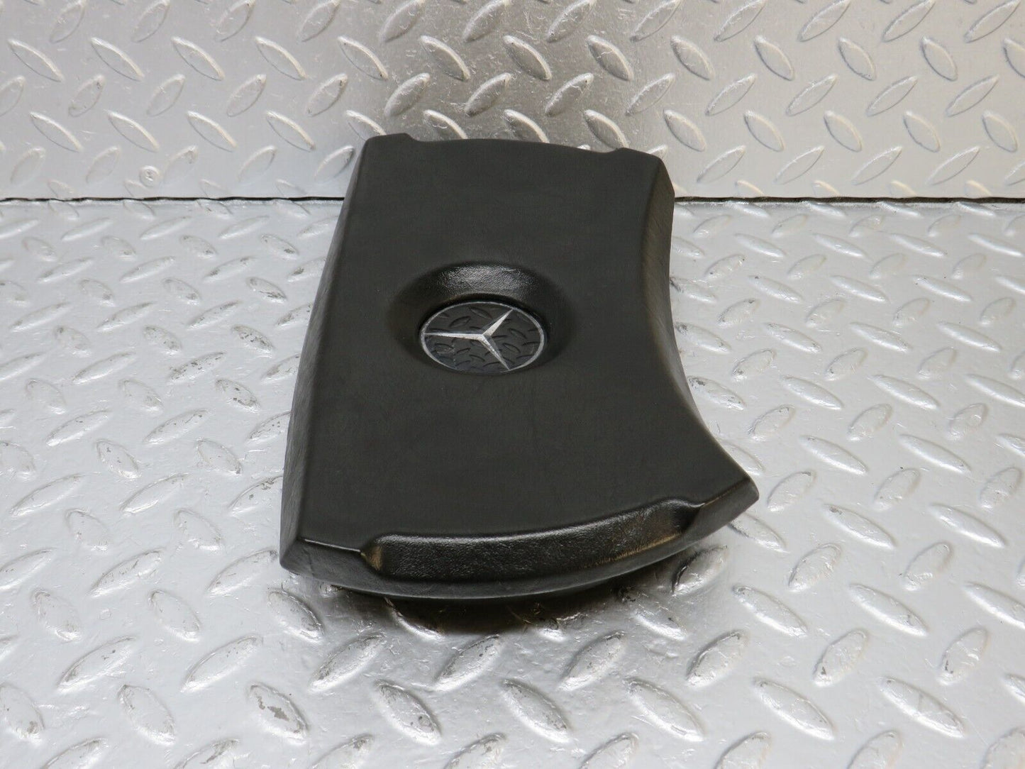 40563 Mercedes-Benz W123 300D Steering Wheel Centre Horn Pad