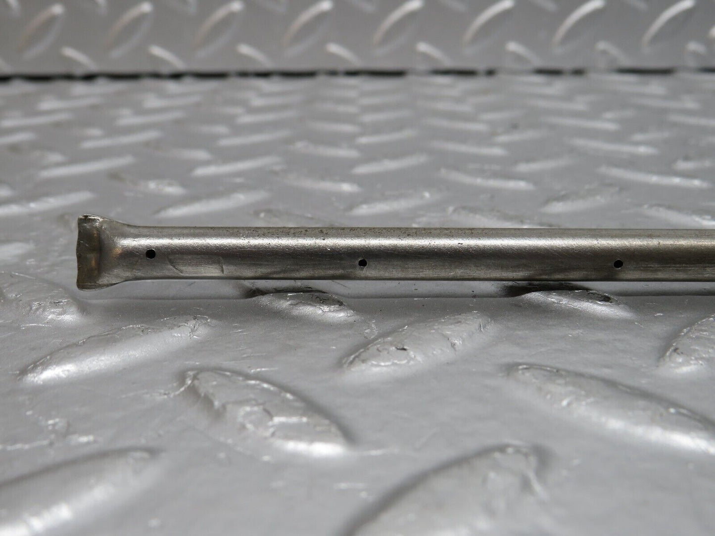 32274 Mercedes-Benz C123 240D Coupe Camshaft Oil Tube