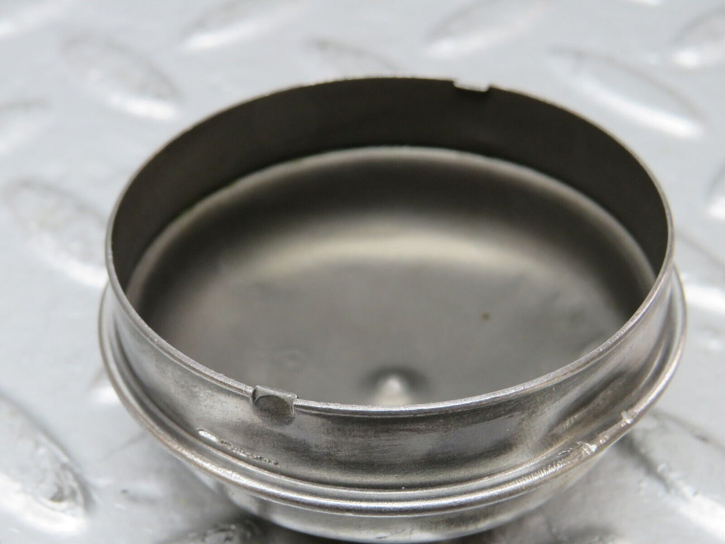 25654 Mercedes-Benz W124 280E Wheel Hub Locking Cap