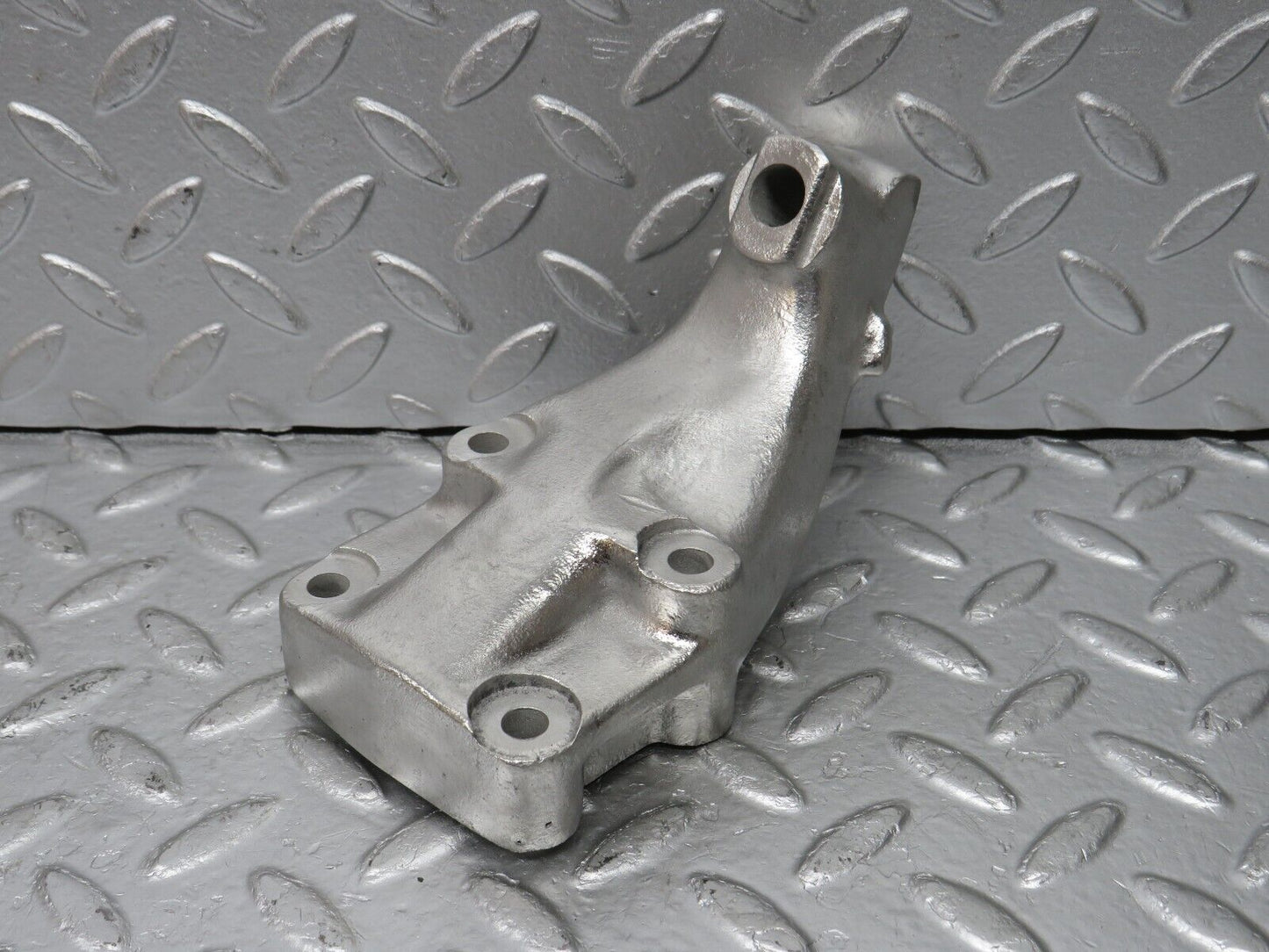33061 Mercedes-Benz C107 R107 350 V8 Engine Mount Bracket Left 1162232204