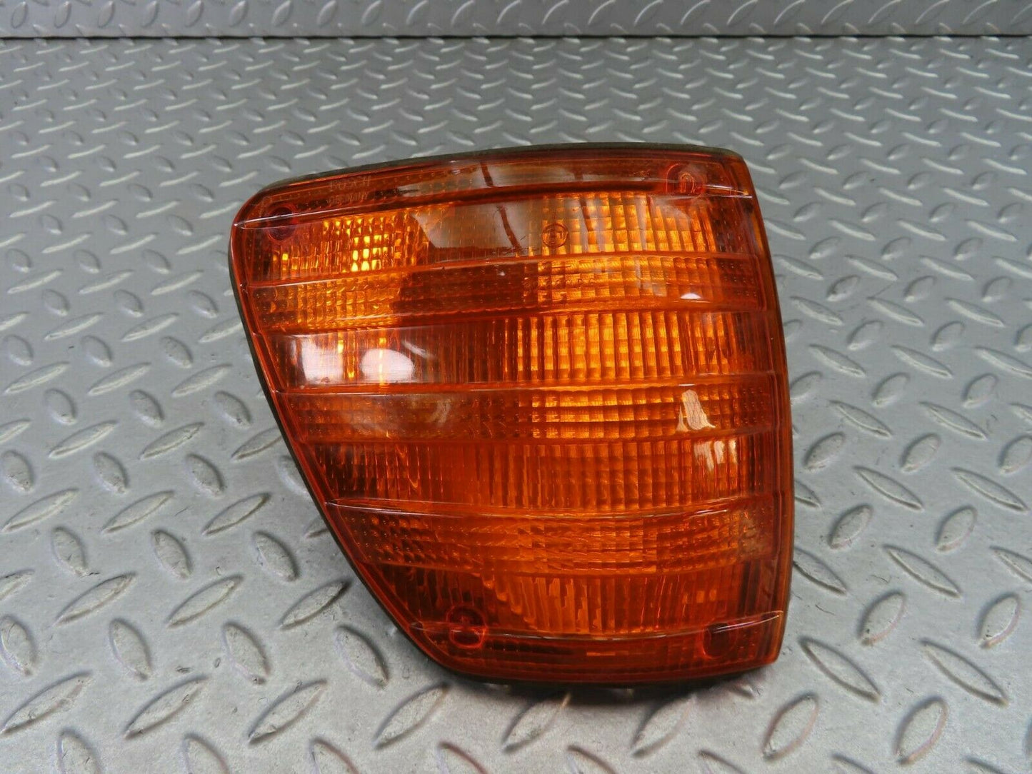 8108 Mercedes-Benz W116 Indicator Light Front Right 1305233026