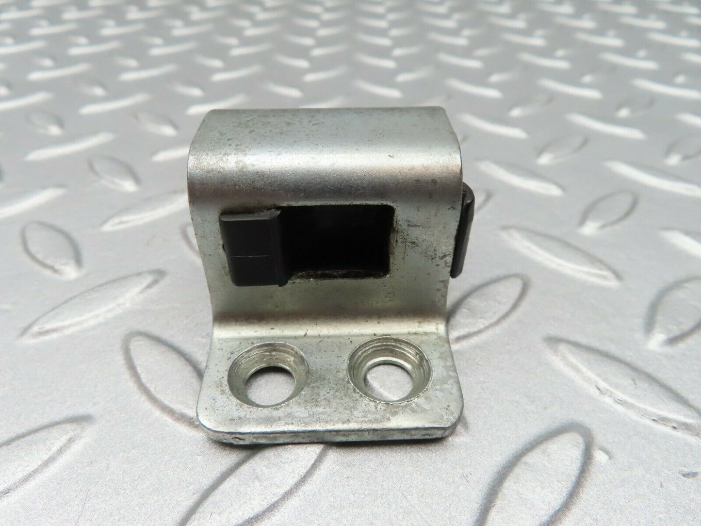 3722 Mercedes-Benz S123 200T Wagon Door Lock Latch Left Side