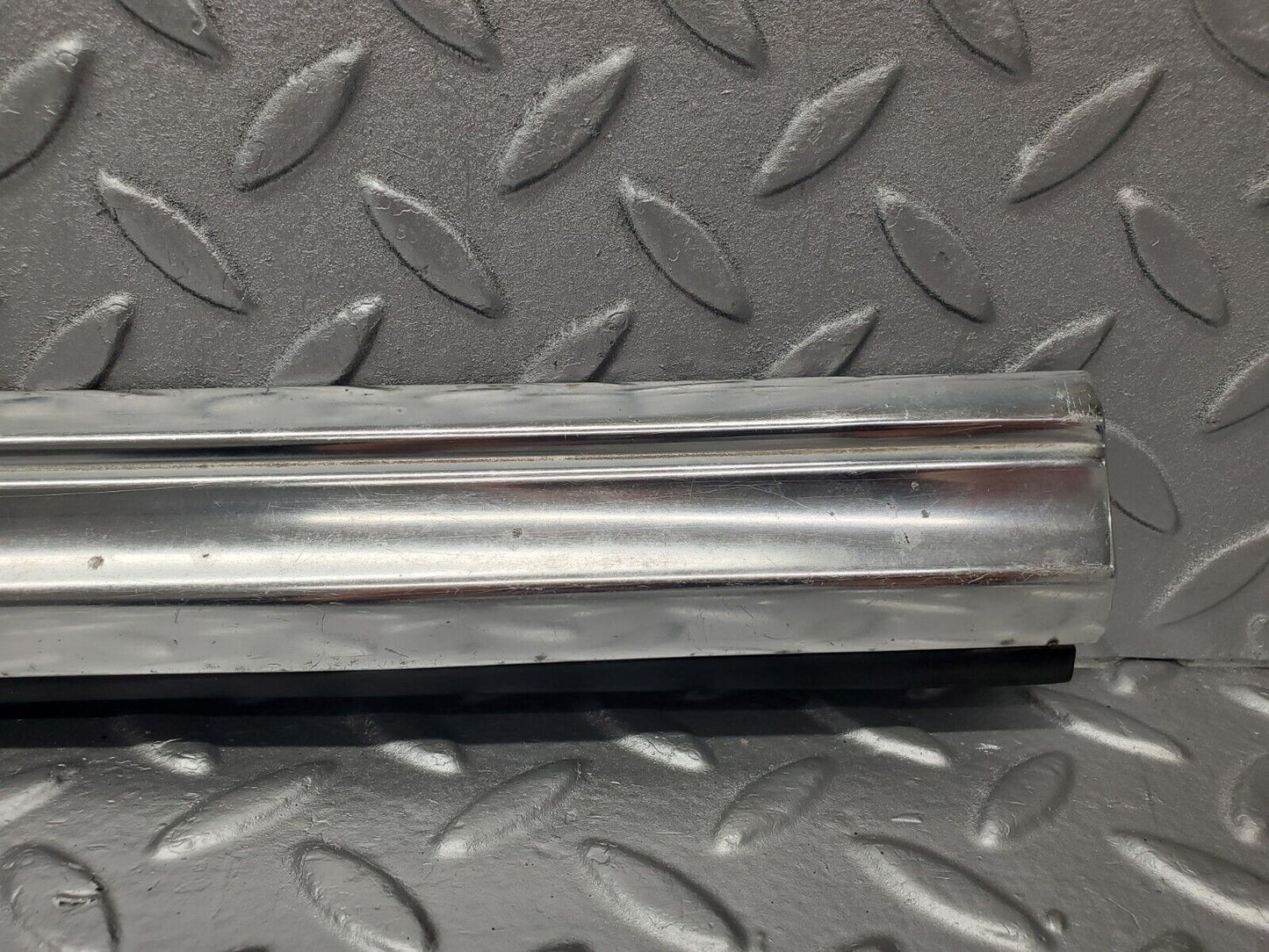 46431 Mercedes-Benz C123 280CE Coupe Left Door Chrome Moulding Trim