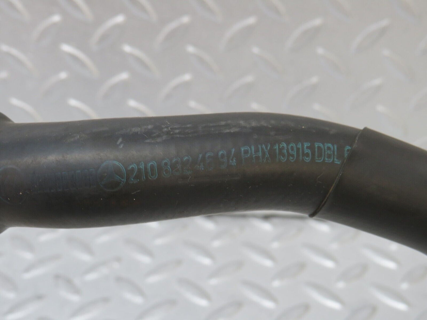 34992 Mercedes-Benz W210 320E Engine Coolant Hose Pipe 2108322794 2108324694