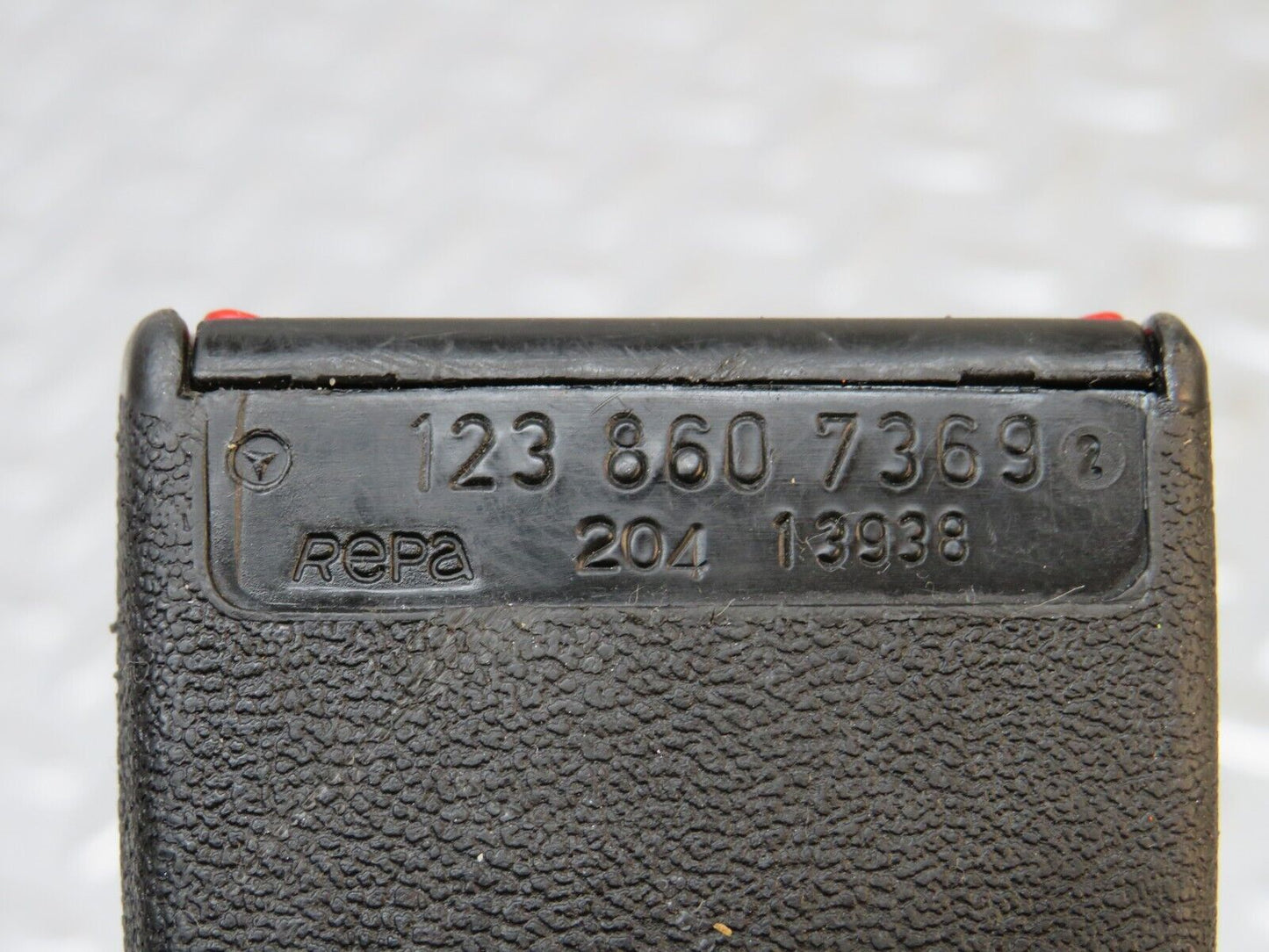 0601 Mercedes-Benz W123 230E Seat Belt Buckle Rear 1238607369