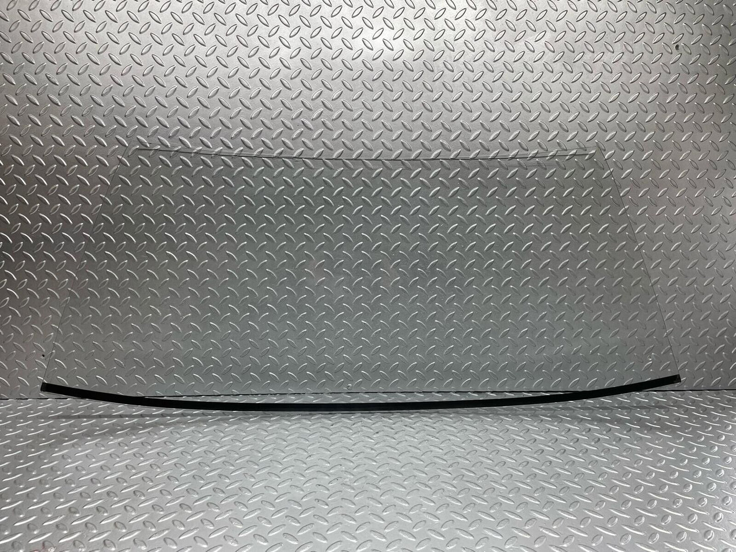 42409 Mercedes-Benz R107 Hard Top Rear Windscreen