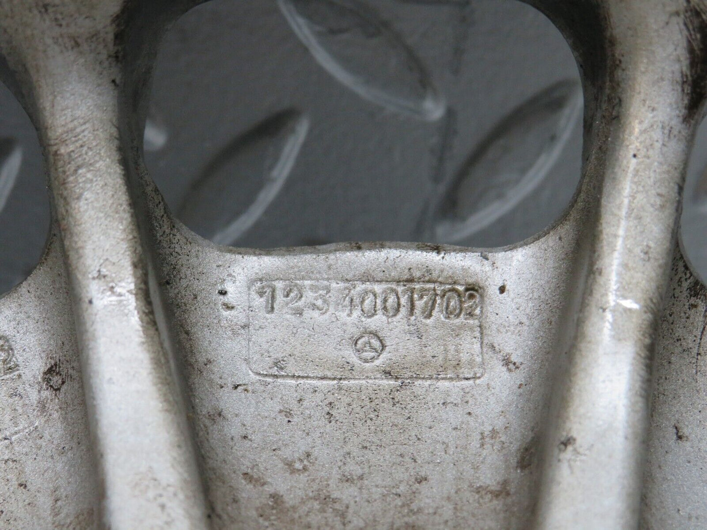 29620 Mercedes-Benz W123 Alloy Wheel Set Mexican Hat 5.5Jx14H2 ET30 1234001702