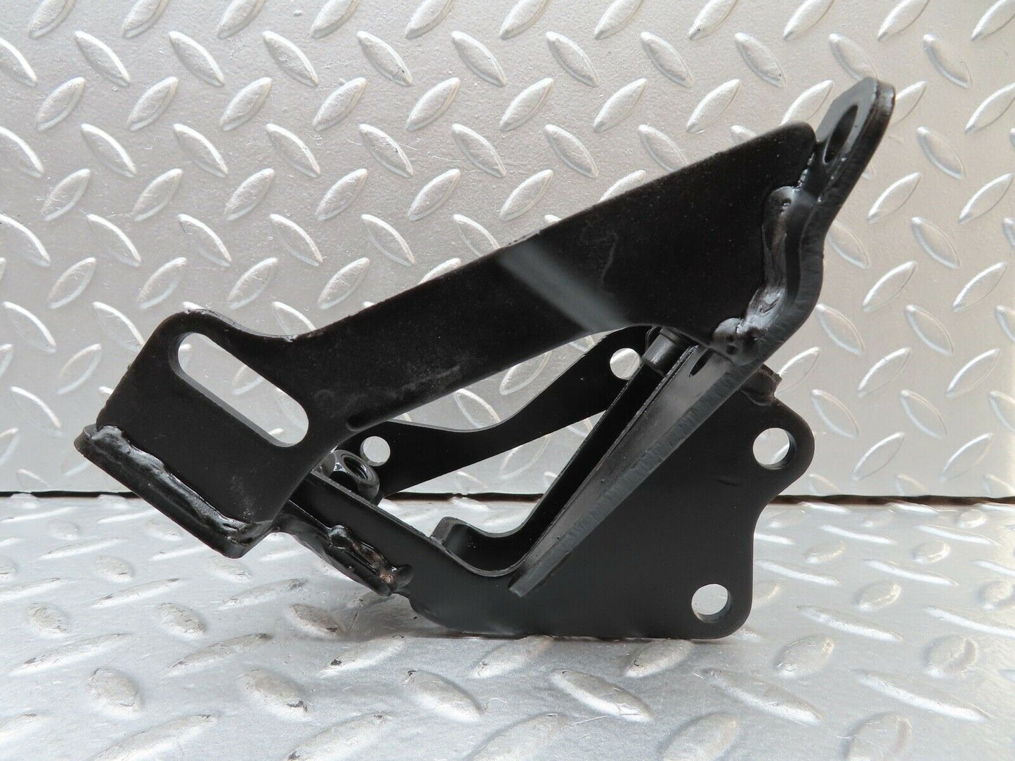 20361 Mercedes-Benz W114 280CE Coupe Power Steering Pump Bracket