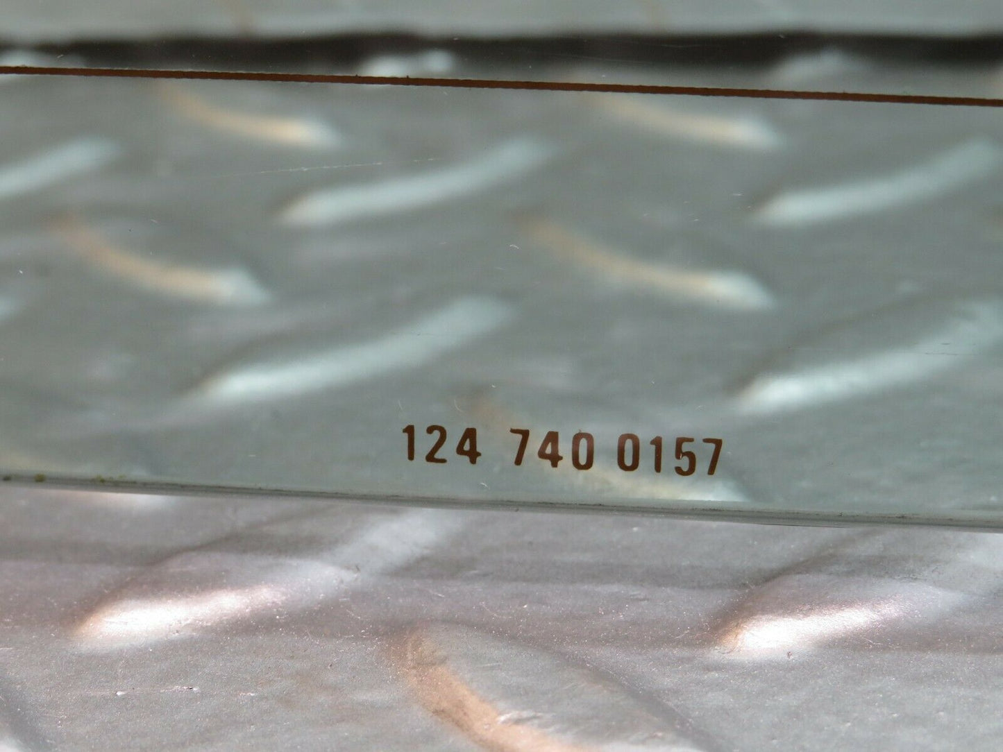 24443 Mercedes-Benz S124 220TE Wagon Tailgate Heated Windscreen 1247400157