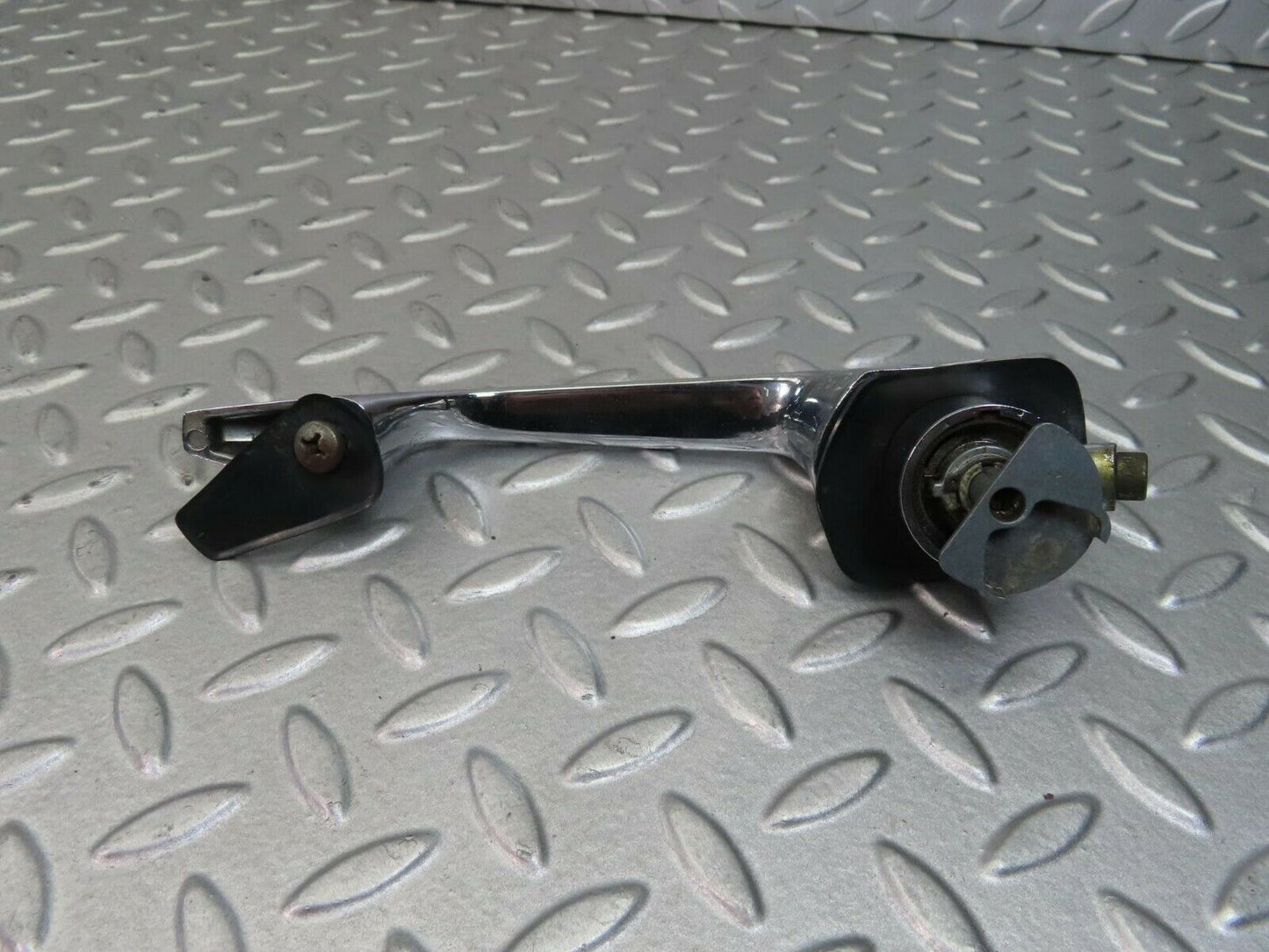 8764 Mercedes-Benz W108 Chrome Door Handle Front Right No Key 1087660801