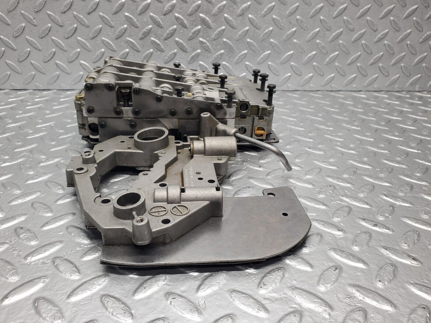 46698 Mercedes-Benz C123 280CE Coupe Automatic Gearbox Valve Body 722.309 1262771100 1262770701