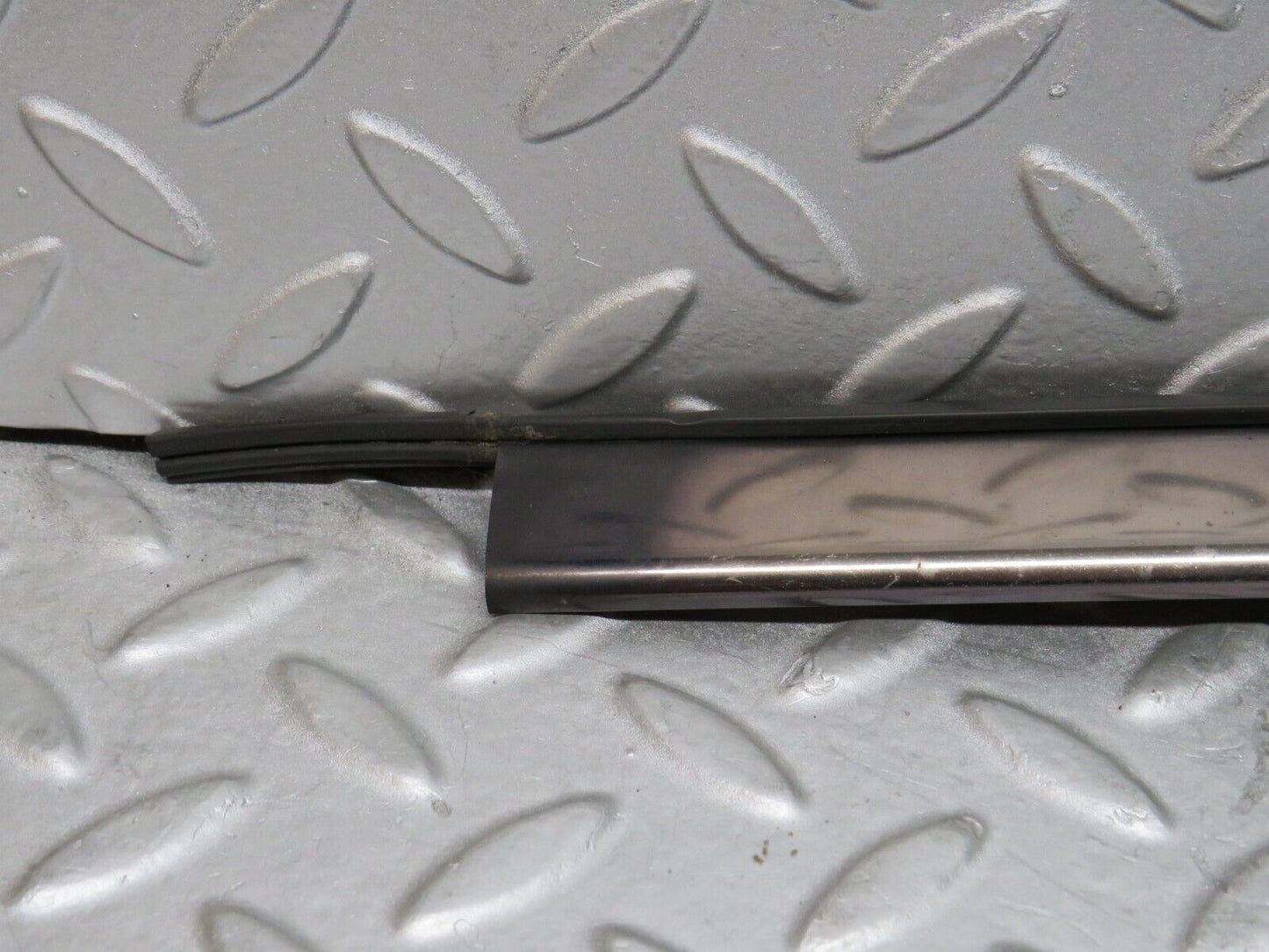 37896 Mercedes-Benz A124 320E Cabriolet A Pillar Exterior Moulding Trim Right
