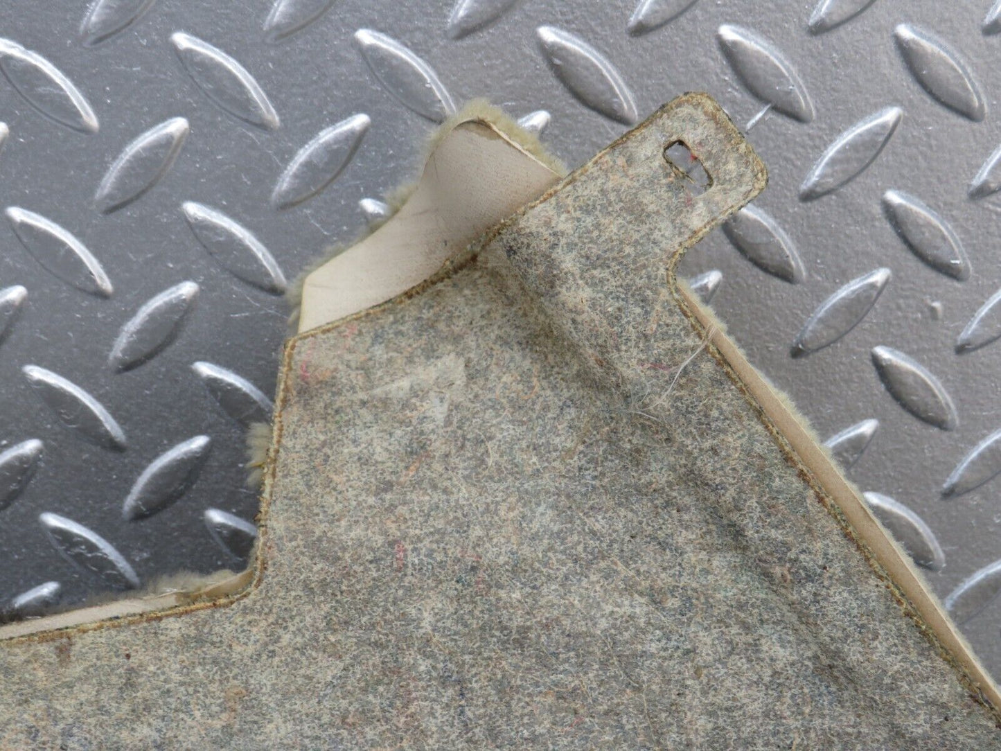 34156 Mercedes-Benz W124 260E Centre Console Carpet Right Side Beige