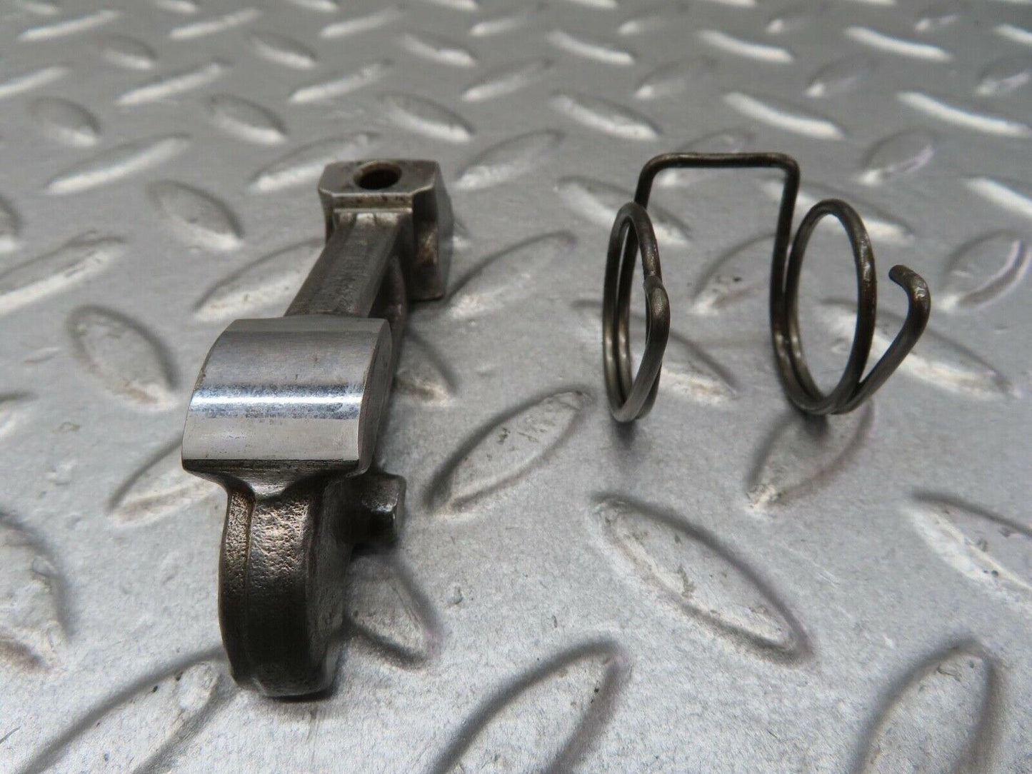 13370 Mercedes-Benz W111 230S Valve Rocker Arm With Retaining Spring