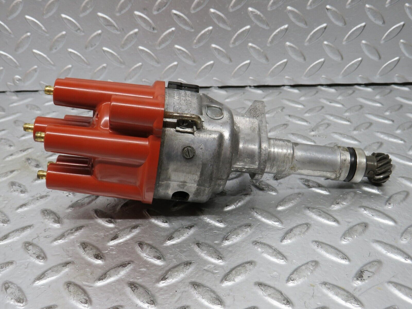 27385 Mercedes-Benz W123 280E Ignition Distributor Bosch 0031580901