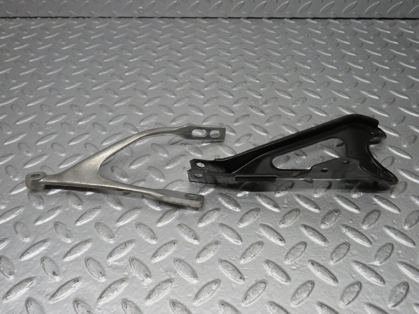 38867 Mercedes-Benz W201 190E 2.6L Steering Column Bracket
