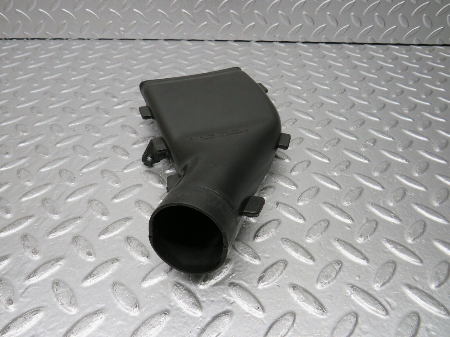 30728 Mercedes-Benz W201 190E Air Intake Suction Pipe 6010940011