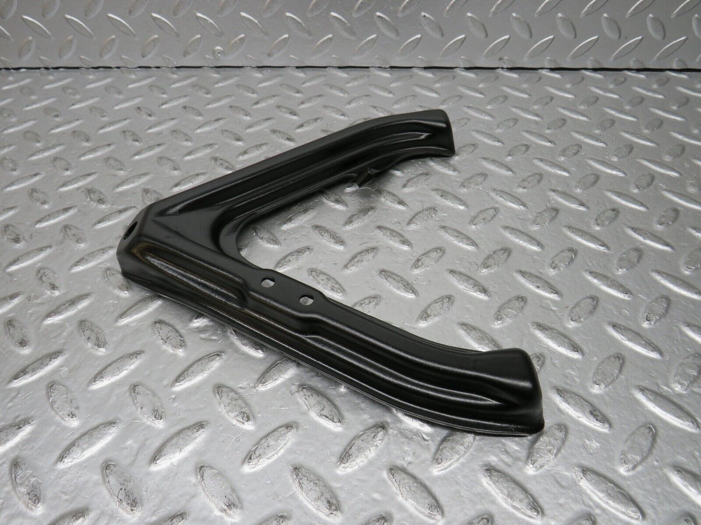 29907 Mercedes-Benz W123 230E Air Intake Manifold Bracket