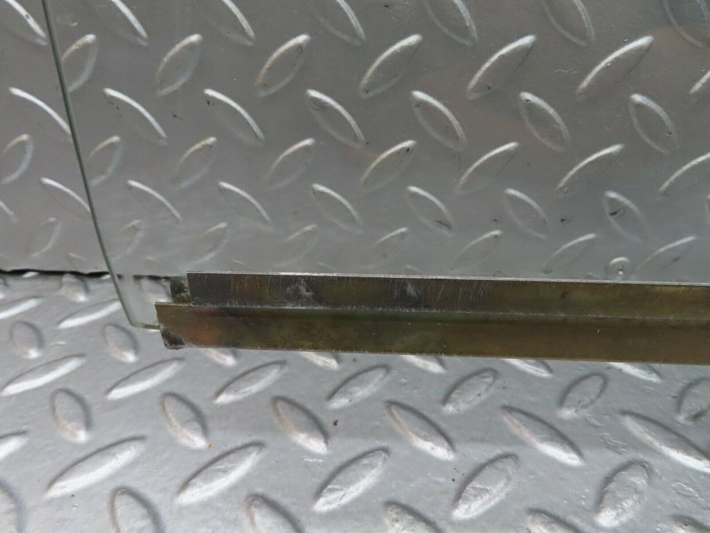 18112 Mercedes-Benz W123 200 Rear Left Window Glass