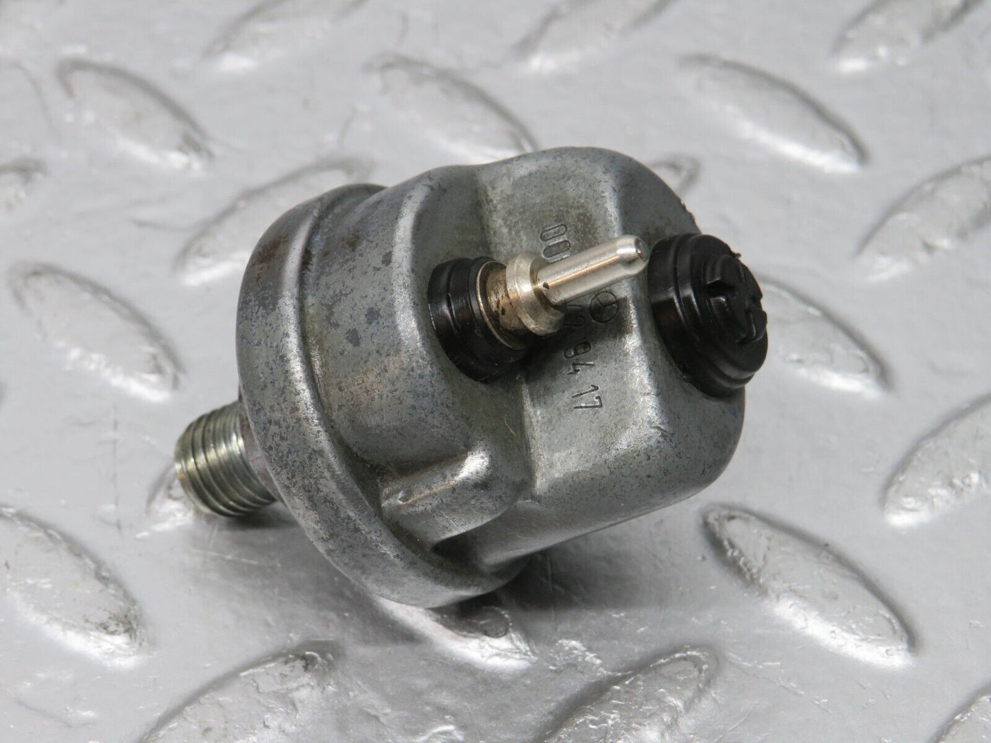 32702 Mercedes-Benz S124 300TE Wagon Oil Pressure Sensor 0065429417