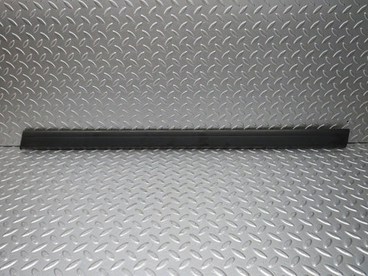 32301 Mercedes-Benz S124 300TE Wagon Front Right Door Centre Moulding Trim