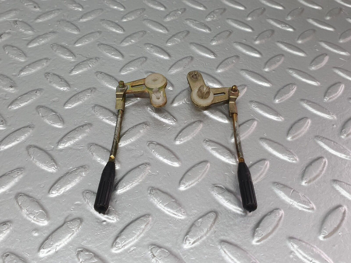 41708 Mercedes-Benz W124 200E Rear Door Lock Knob Pair