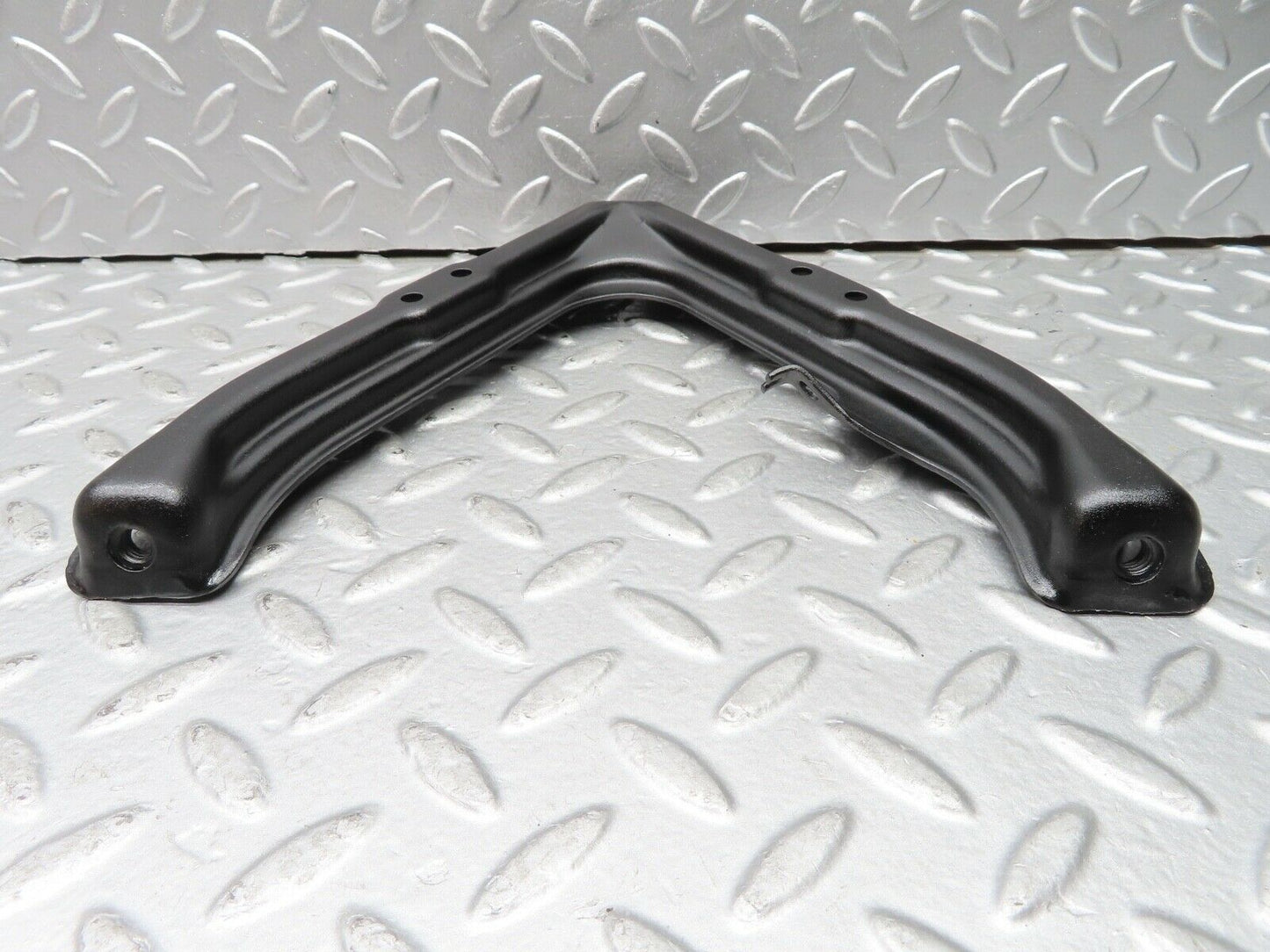 21288 Mercedes-Benz W123 230E Air Intake Manifold Bracket
