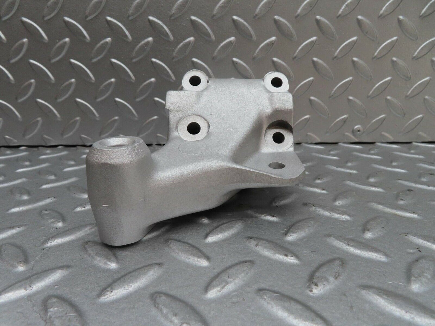 14363 Mercedes-Benz W116 350SE Engine Mount Bracket Right Side 1162232804