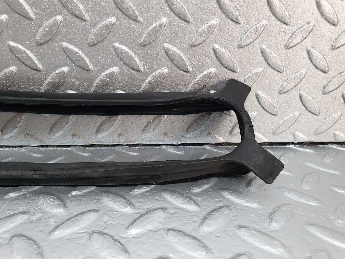 42932 Mercedes-Benz W201 190 Heater Blower Rubber Seal 023982/3