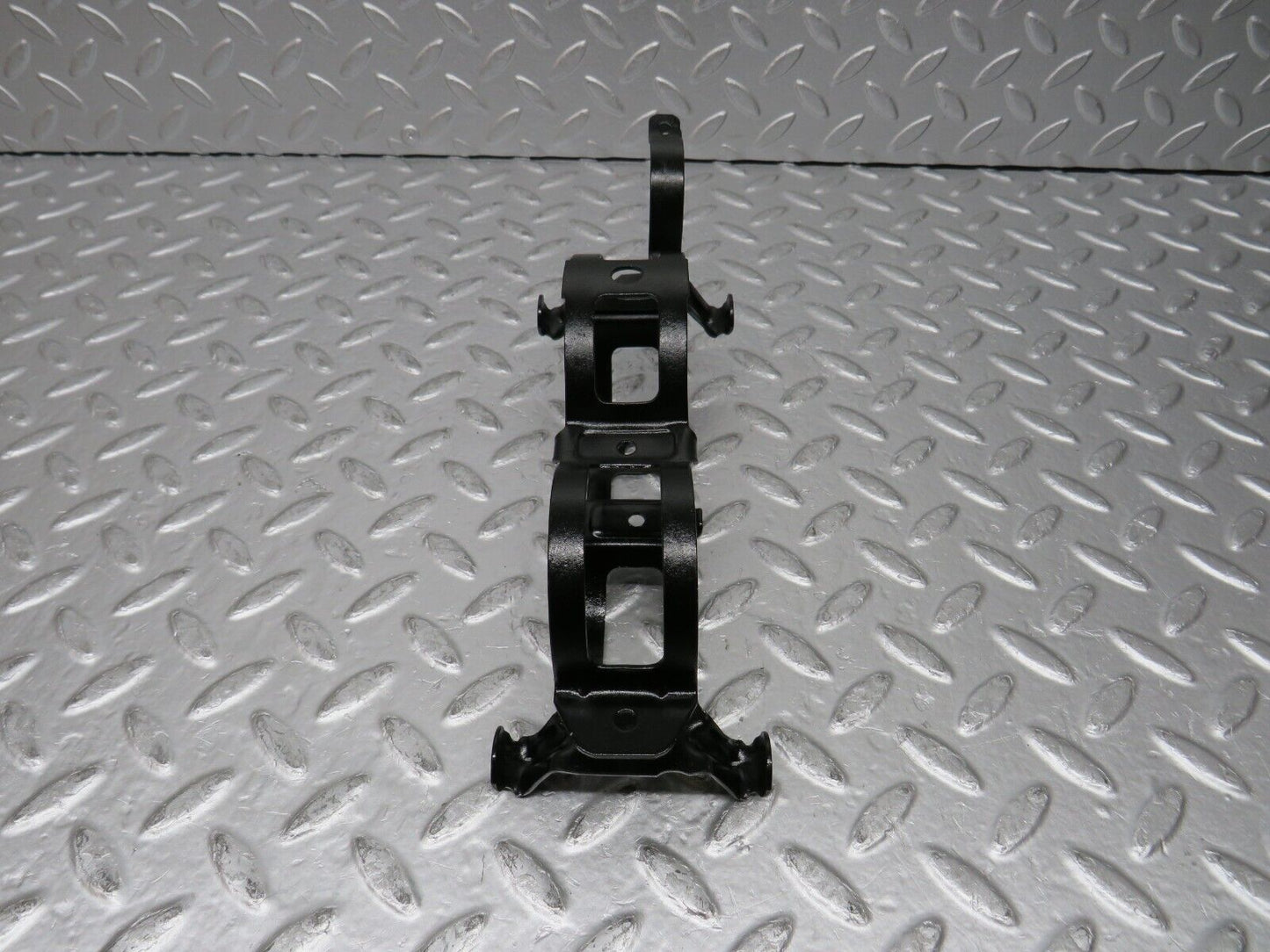 31694 Mercedes-Benz W201 190LE 1.8L Fuel Pump Fuel Filter Bracket Holder
