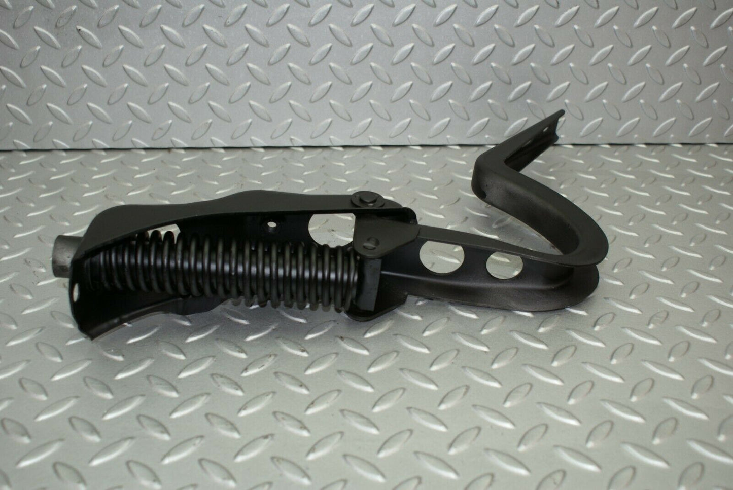 2553 Mercedes-Benz W116 350SE Boot Tailgate Hinge