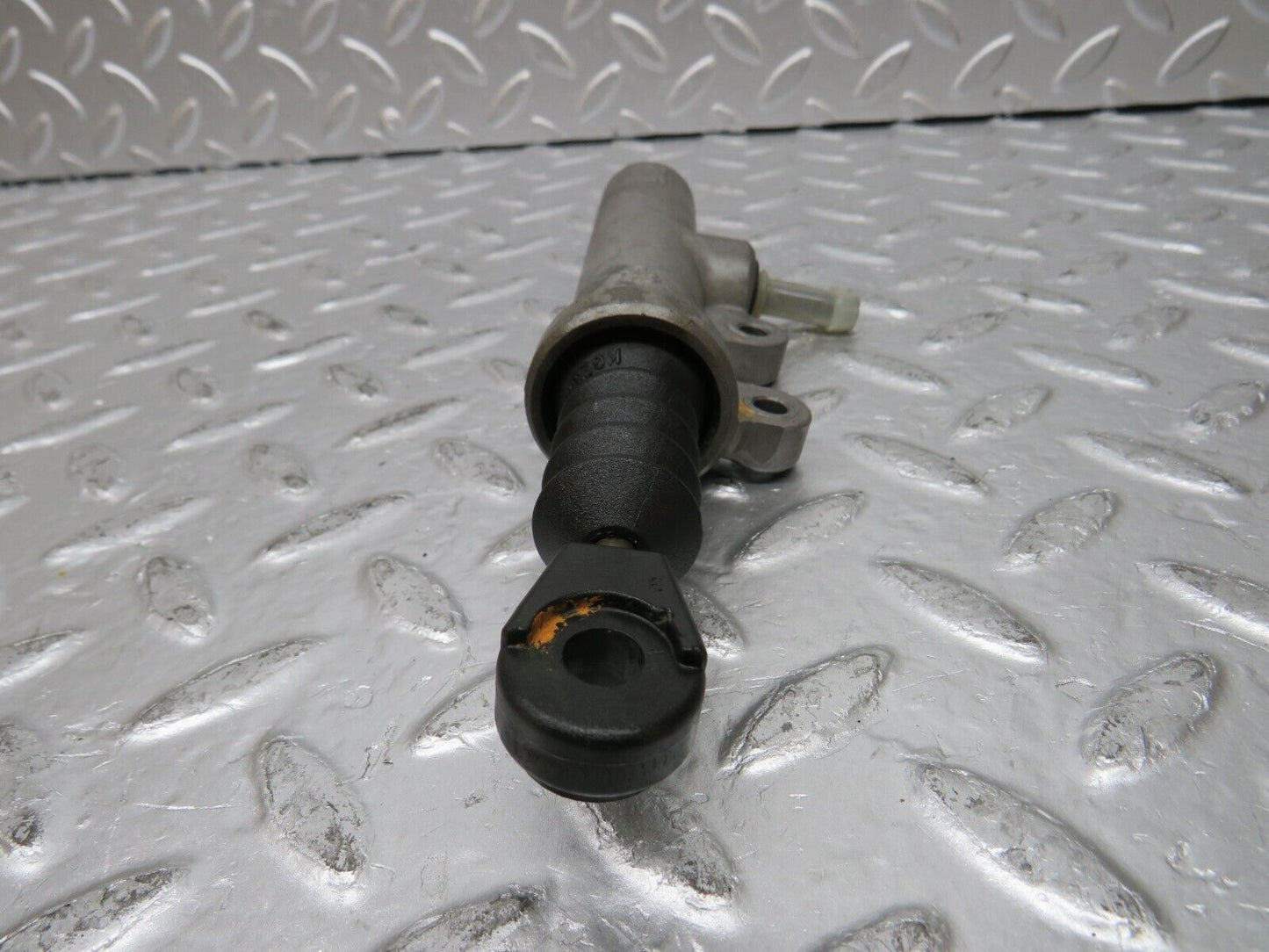 30616 Mercedes-Benz W201 190E 2.0L Clutch Master Cylinder Fag 0012953106